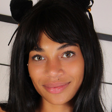 Glorya: Model available for foot fetish custom videos on FootFetishCustom.com