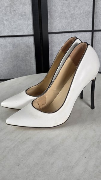 Shoe 052, EU size 39